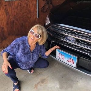 Meet your Posher, Janet